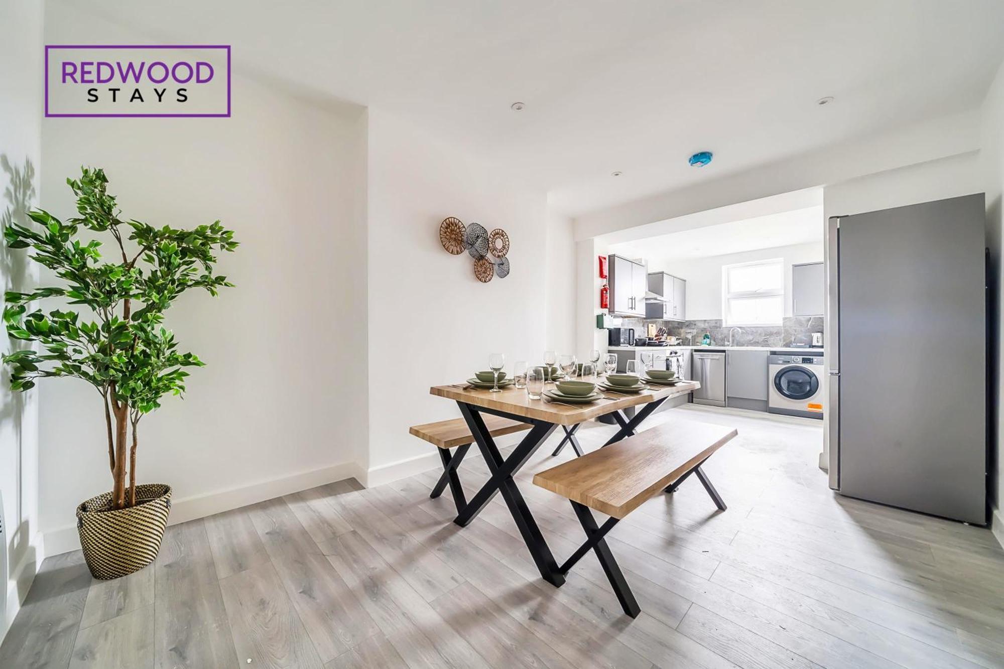 אלדרשוט Brand New, 2 Bed 1 Bath, Modern Town Center Apartment, Free Wifi & Netflix By Redwood Stays מראה חיצוני תמונה