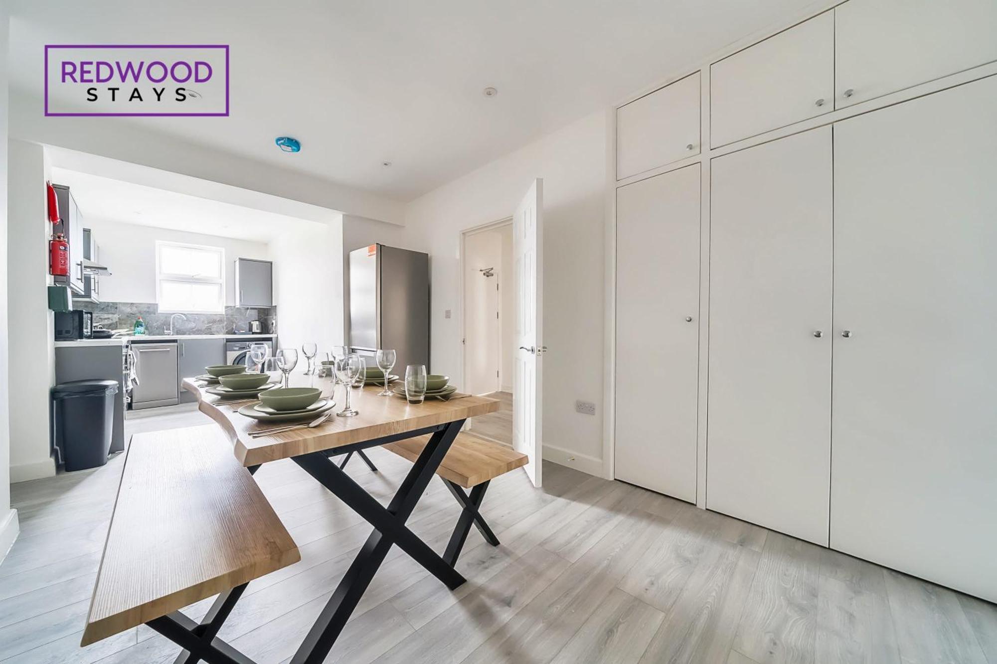 אלדרשוט Brand New, 2 Bed 1 Bath, Modern Town Center Apartment, Free Wifi & Netflix By Redwood Stays מראה חיצוני תמונה
