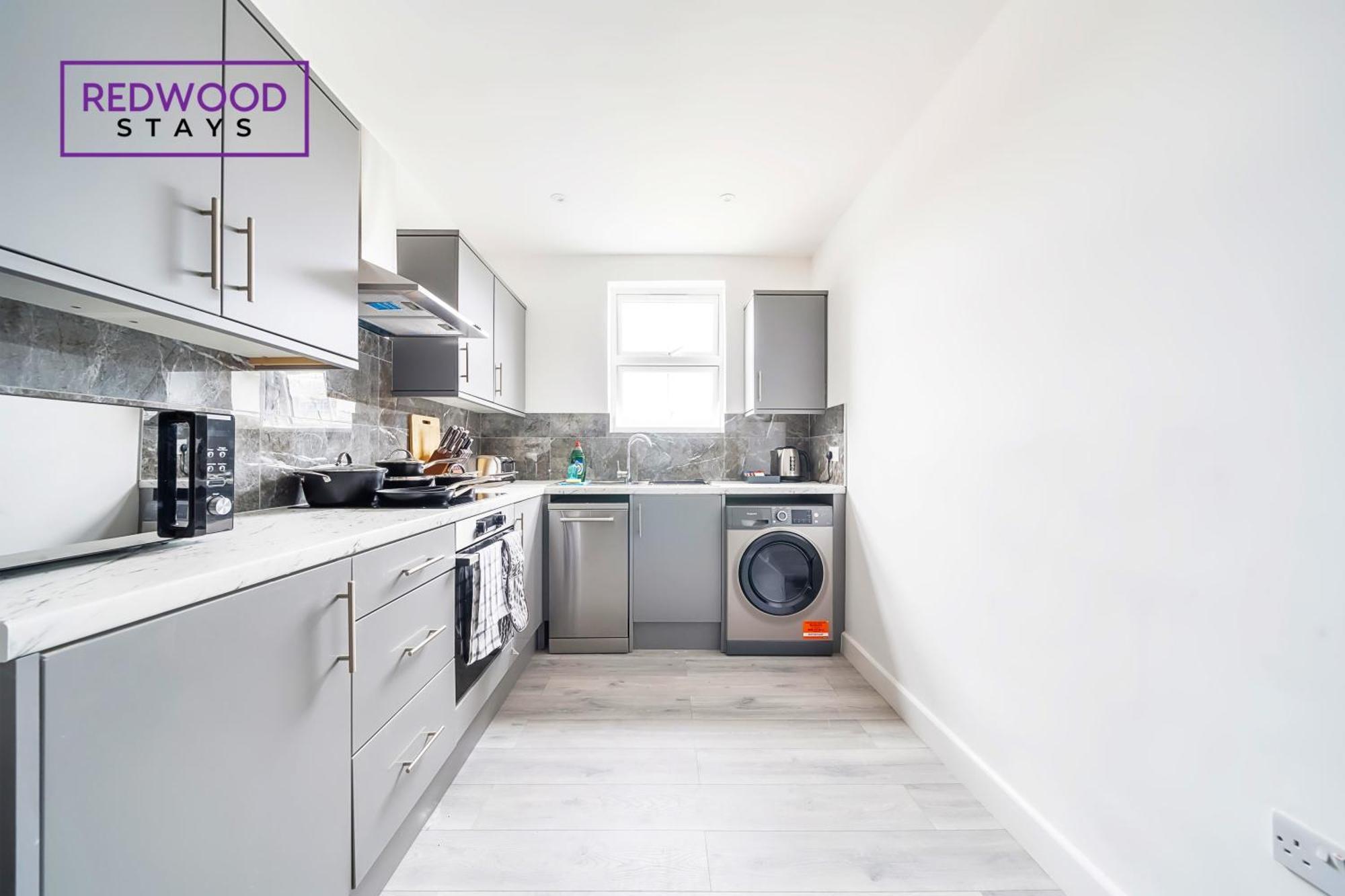 אלדרשוט Brand New, 2 Bed 1 Bath, Modern Town Center Apartment, Free Wifi & Netflix By Redwood Stays מראה חיצוני תמונה
