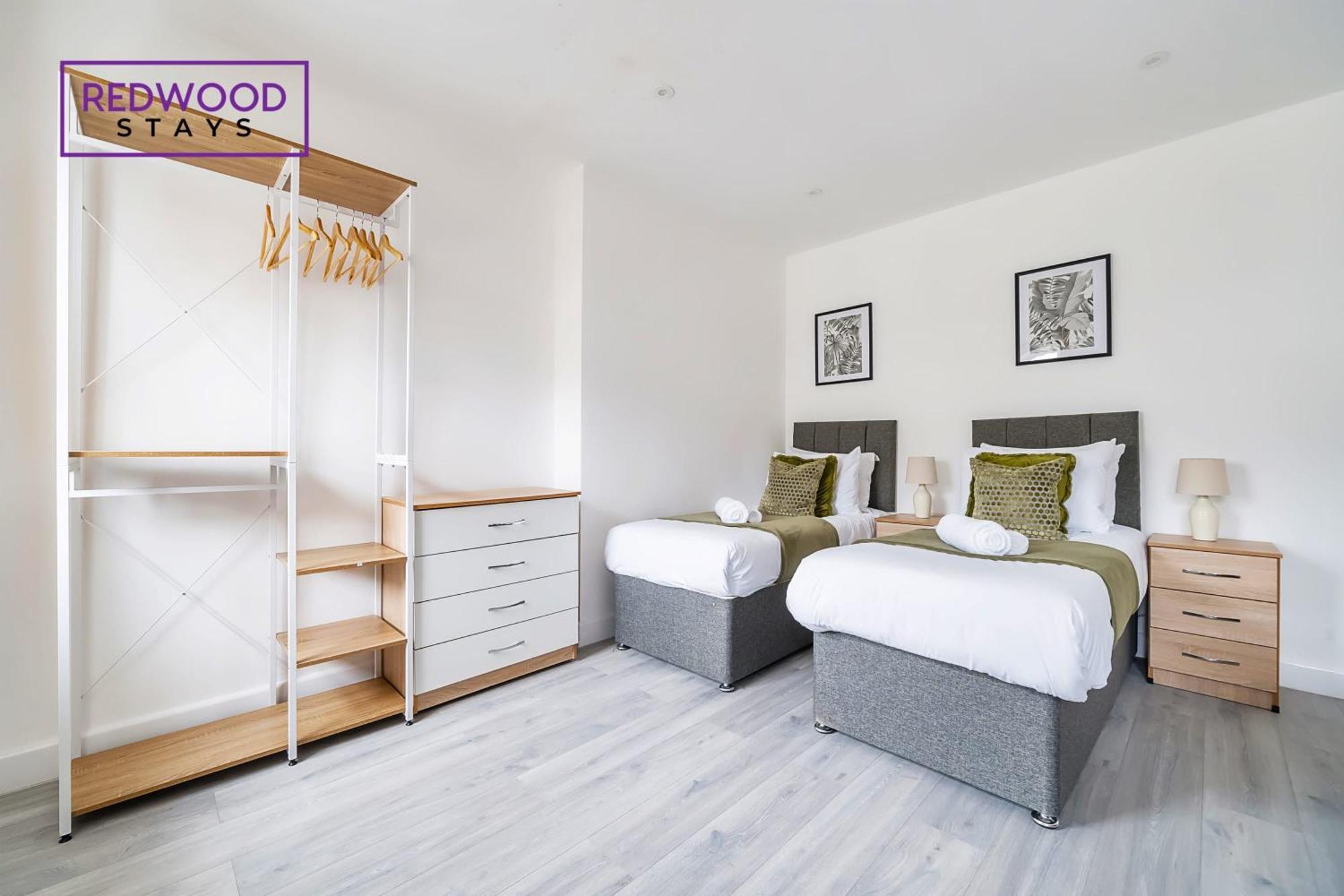 אלדרשוט Brand New, 2 Bed 1 Bath, Modern Town Center Apartment, Free Wifi & Netflix By Redwood Stays מראה חיצוני תמונה