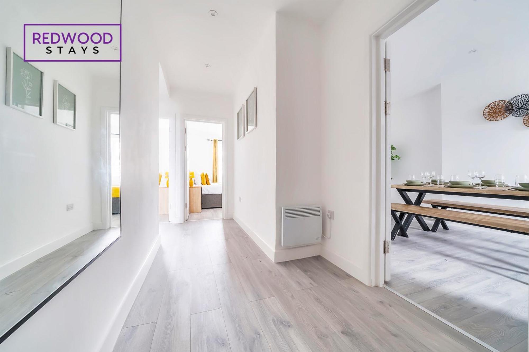 אלדרשוט Brand New, 2 Bed 1 Bath, Modern Town Center Apartment, Free Wifi & Netflix By Redwood Stays מראה חיצוני תמונה