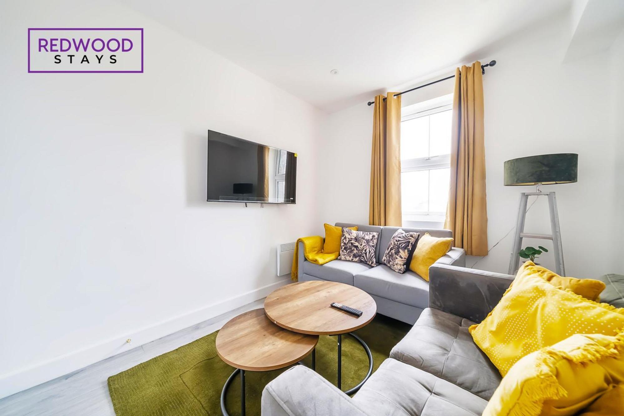 אלדרשוט Brand New, 2 Bed 1 Bath, Modern Town Center Apartment, Free Wifi & Netflix By Redwood Stays מראה חיצוני תמונה